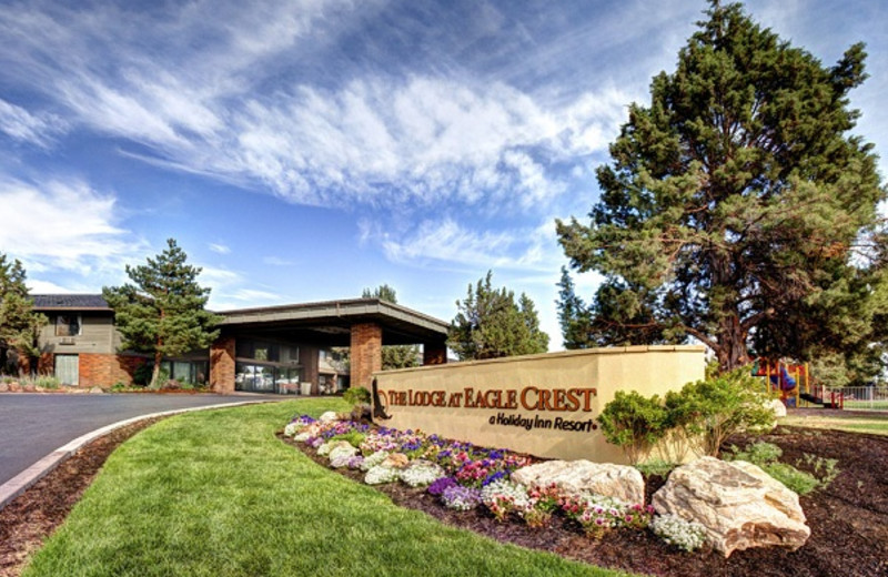 Exterior of Eagle Crest Resort 