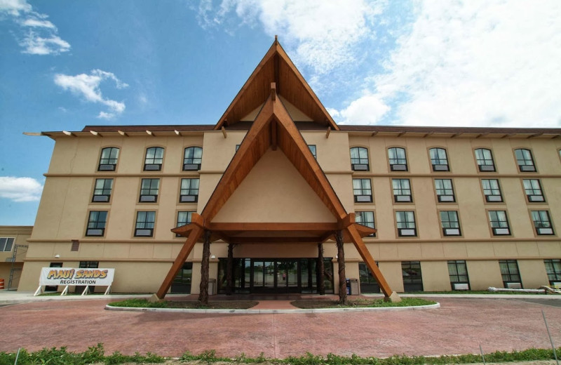 Exterior view of Maui Sands Resort & Indoor Waterpark.