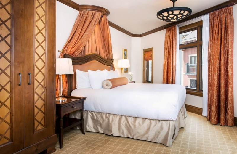 Guest bedroom at The Arrabelle at Vail Square, A RockResort.