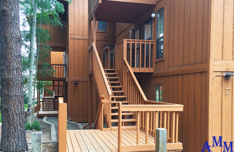 Exterior view of Cozy Mountain Condo (AMM Properties).