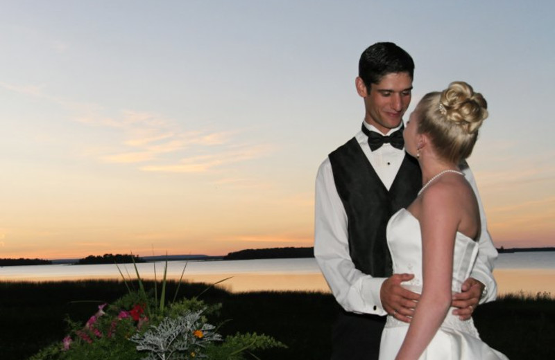 Wedding couple at Drummond Island Resort.