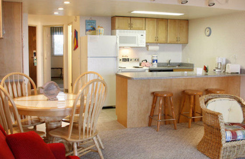 Guest kitchen and dining area at Gearhart by the Sea.