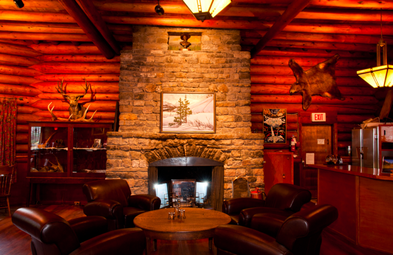 Living Area at Simpson's Num-Ti-Jah Lodge