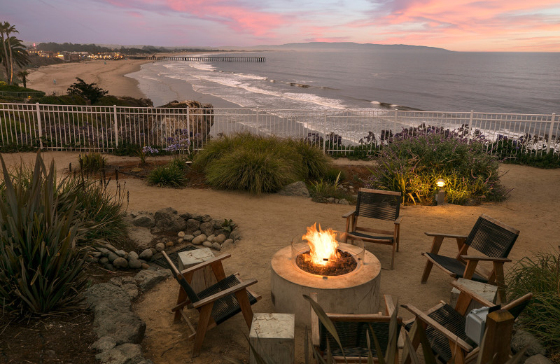 Patio at Cottage Inn by the Sea.