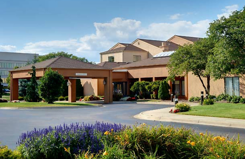 Exterior view of Courtyard by Marriott Detroit Livonia.