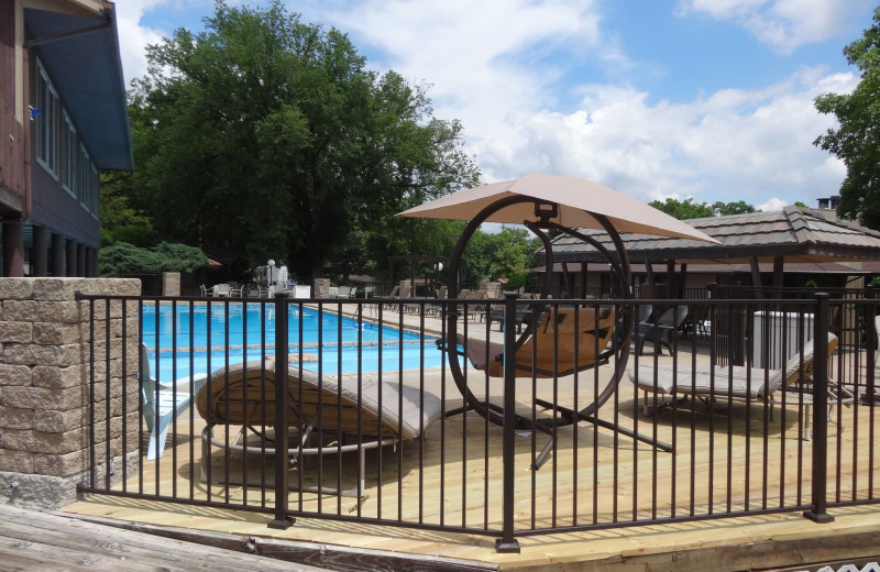 Outdoor pool at Lakeview Resort.