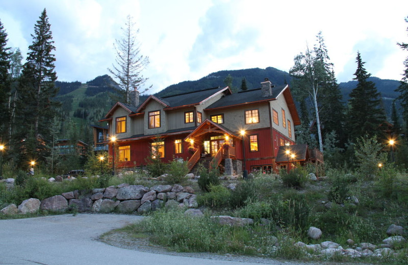 Exterior view of Copper Horse Lodge.