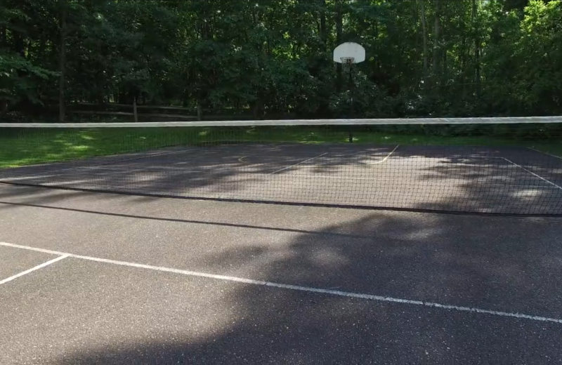 Tennis court at Lykins Pinehurst Resort.