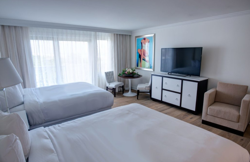 Guest room at Icona Golden Inn.