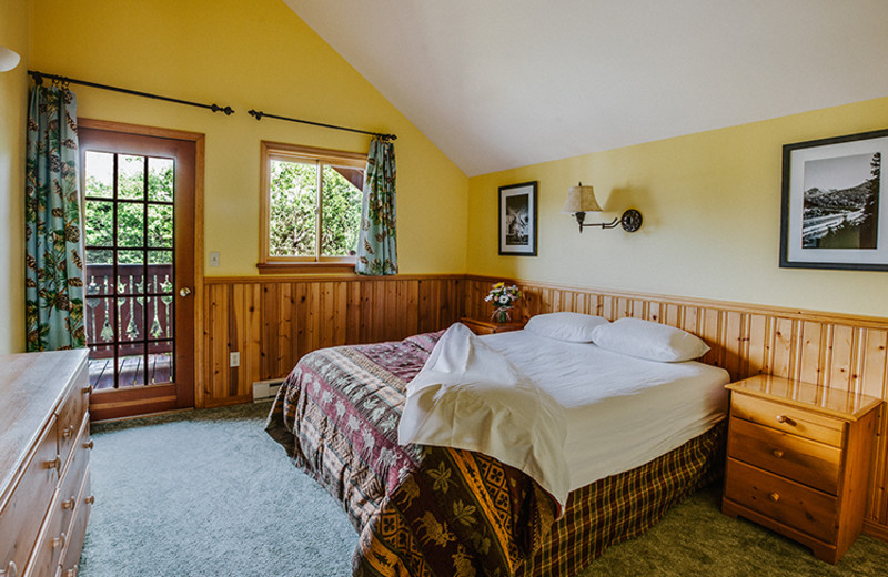 Cabin bedroom at Great Northern Resort.