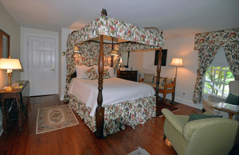 Guest room at Inn at Monticello.