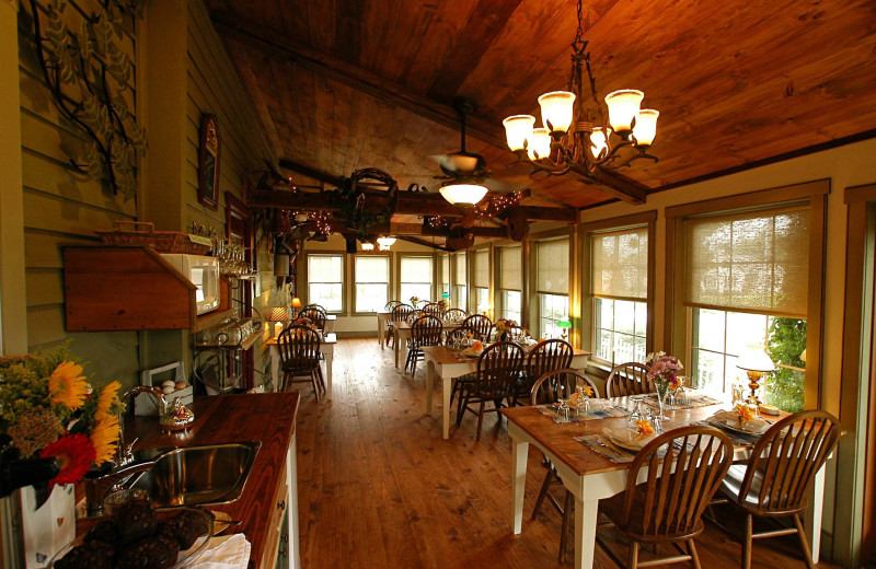 Dining at 1825 Inn Bed & Breakfast