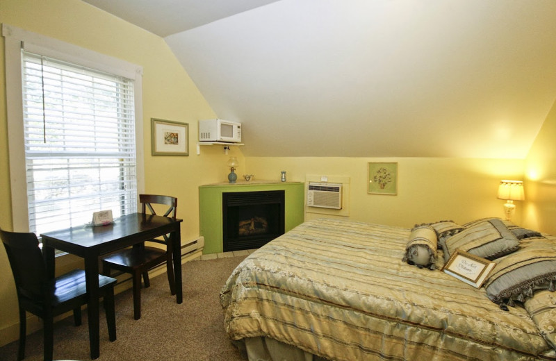 Guest room at Spicer Castle Inn.