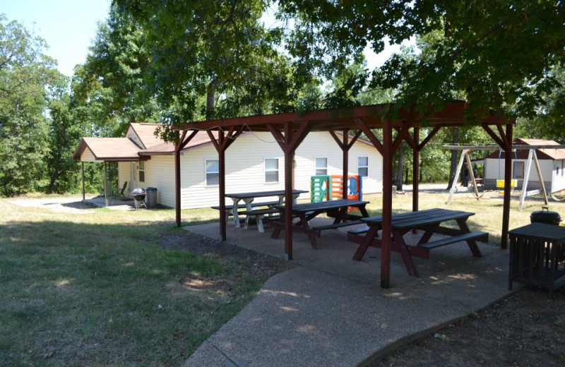 Picnic tables at Oak Ridge Resort.