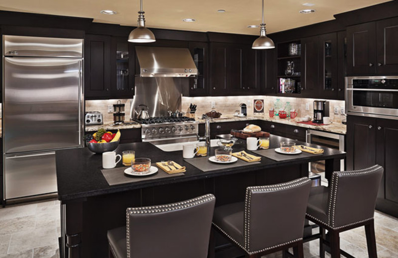 Rental kitchen at Edgemont Condominiums.