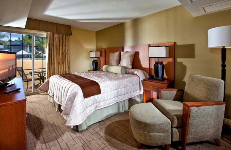 Guest room at Winners Circle Beach and Tennis.