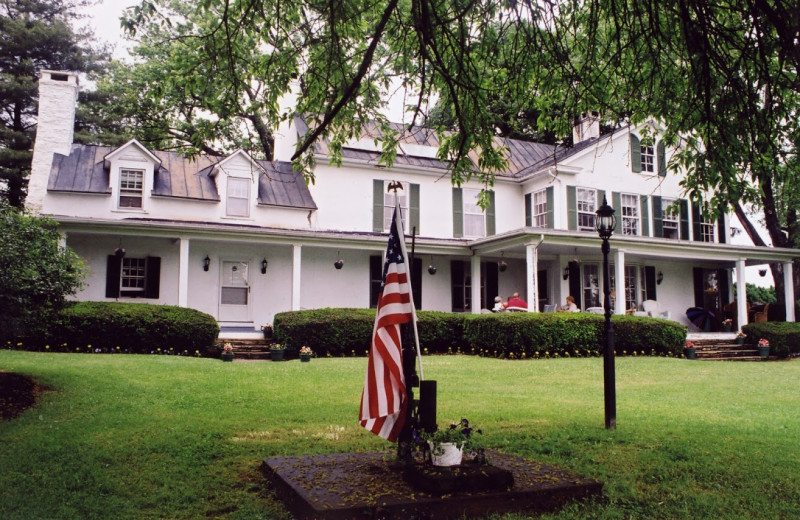 Exterior view of Briar Patch Bed & Breakfast Inn.