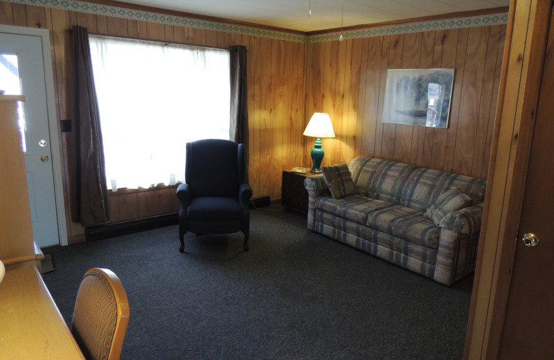 Osage living area at Tribesman Resort.