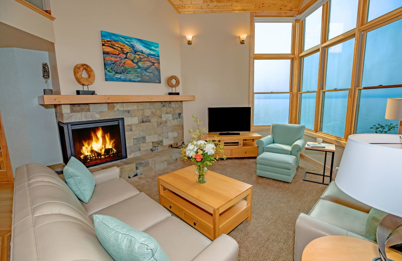 Guest living room at Surfside on Lake Superior.