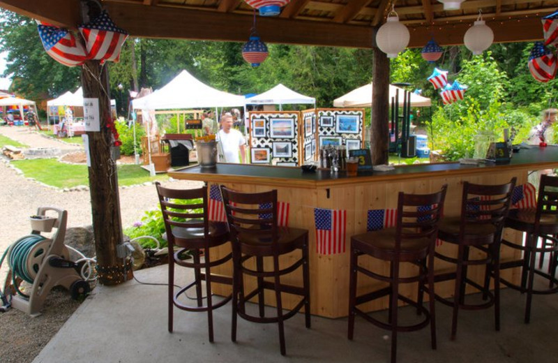 Outside bar at Hood Canal Cottages.
