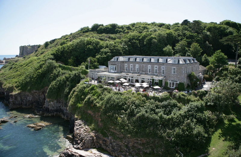 Exterior view of Berry Head Hotel.