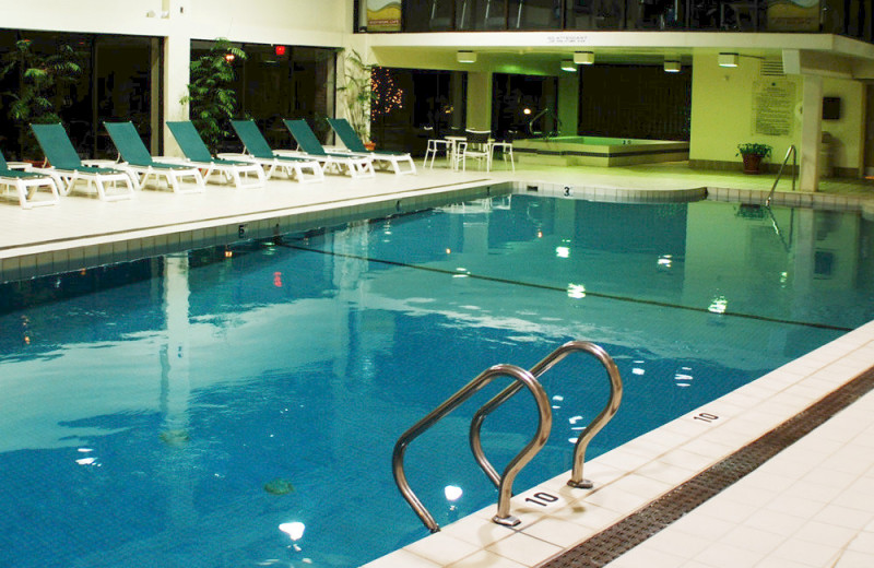 Outdoor pool at The Margate on Winnipesaukee.