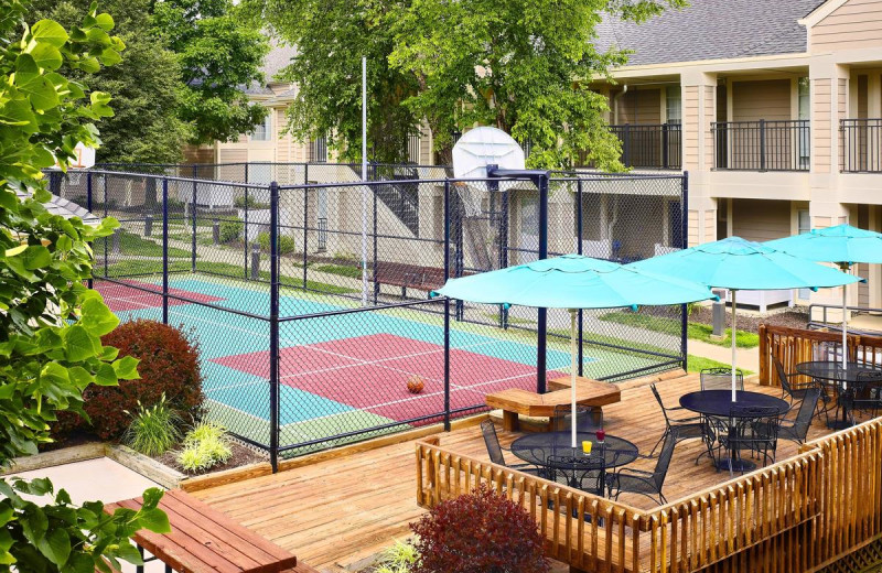 Tennis court at Sonesta ES Suites Dublin.