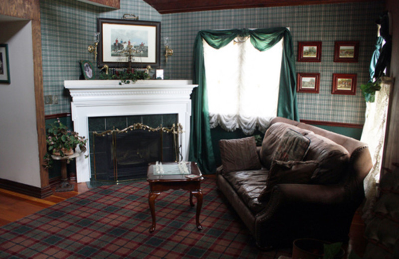 English Fox Hunt Cottage living room at The 1887 Hansen House Bed & Breakfast.