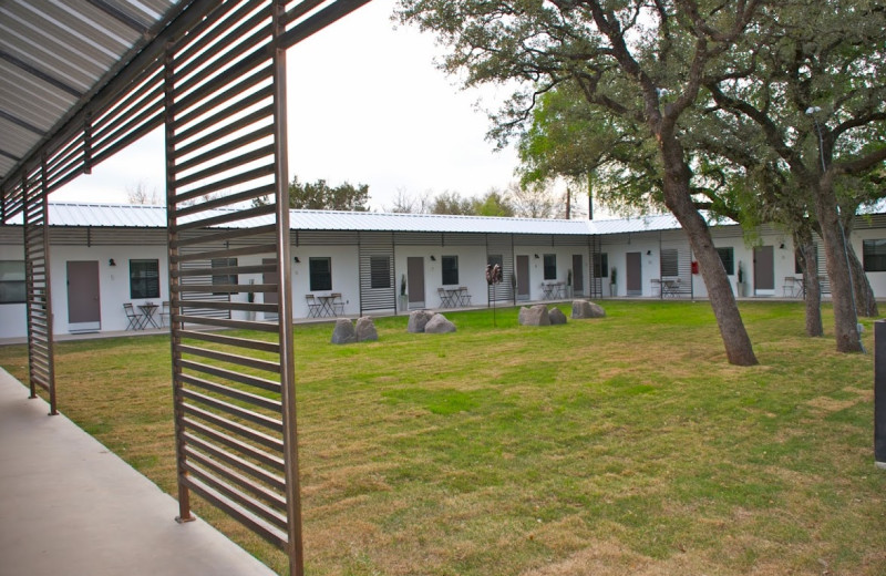 Exterior view of Hotel Flora & Fauna.