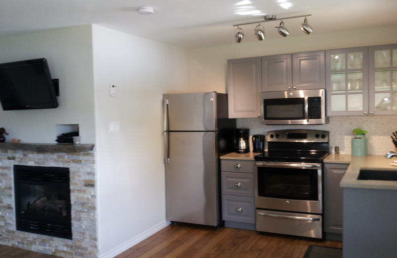 Guest kitchen at Ogopogo Resort.