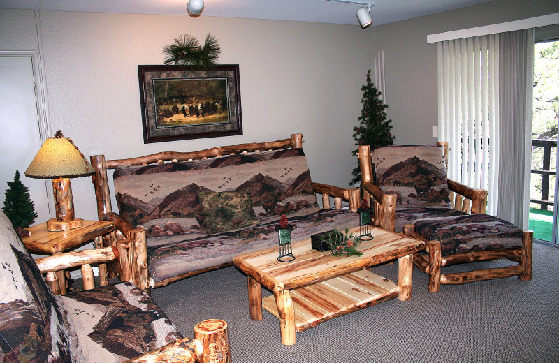 Guest living room at Fawn Valley Inn.