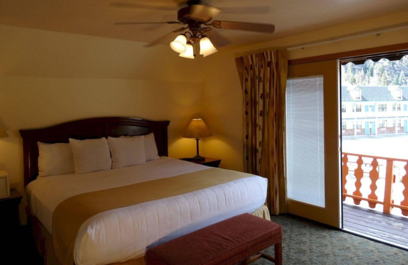 Guest room at Box Canyon Lodge & Hot Springs.