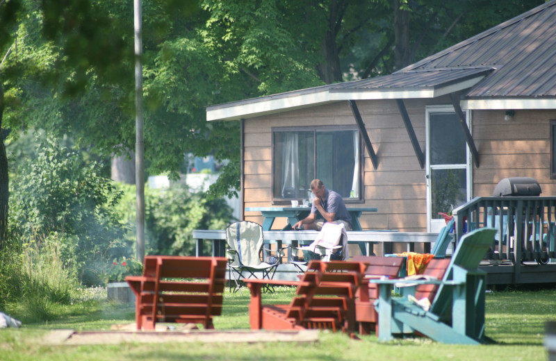 Exterior view of Southview Cottages Resort.