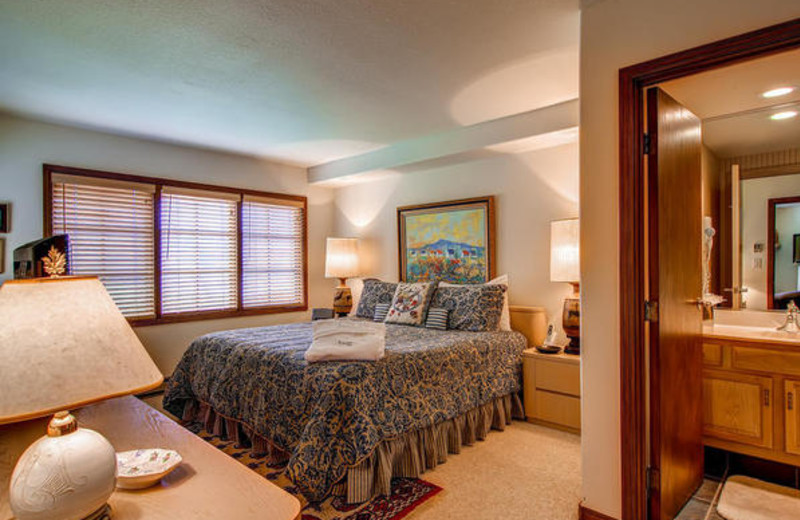 Guest bedroom at The Borders Lodge.