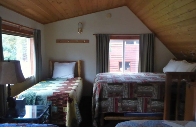 Cabin bedroom at Kenai River Drifter's Lodge.