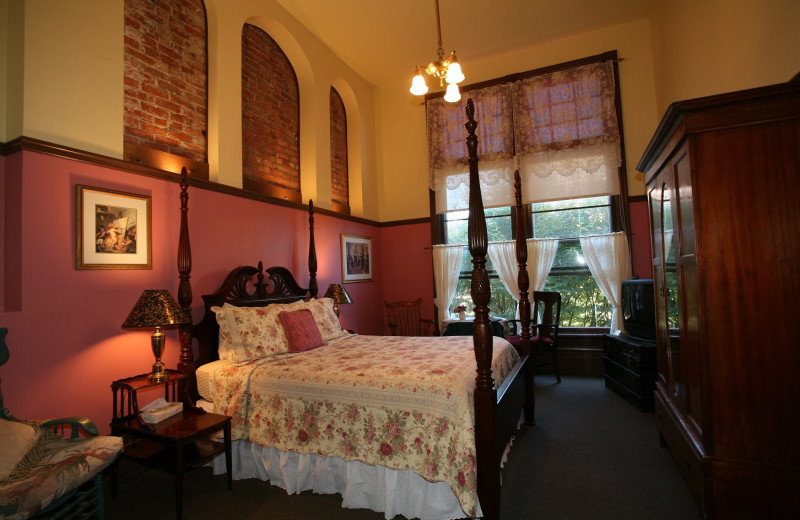 Guest room at Palace Hotel Townsend.