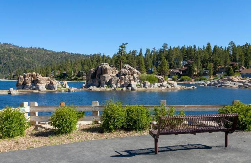 Lake view at Big Bear Cool Cabins.