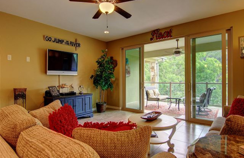 Rental living room at New Braunfels Escapes.