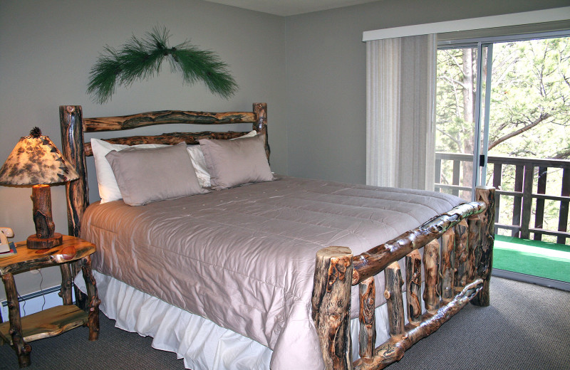 Guest bedroom at Fawn Valley Inn.