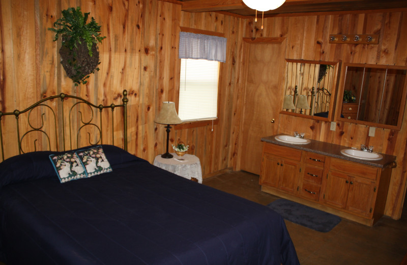 Rabbit Lodge bedroom at Heath Valley Cabins