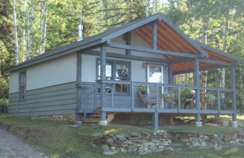 Lodge Exterior at Old Entrance B 'n B Cabins