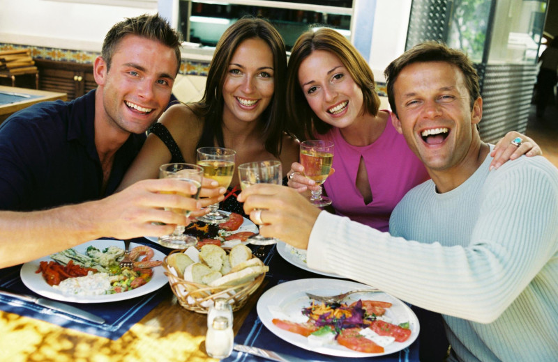 Dining with family at Myrtle Beach Vacation Rentals.