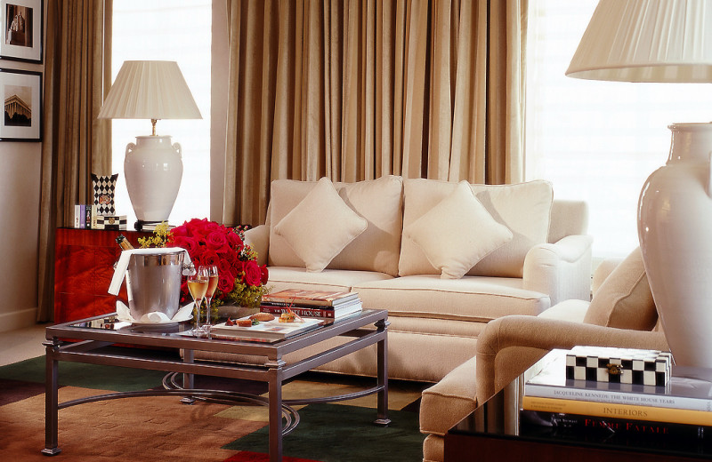 Guest sitting area at Sofitel Washington D.C. Lafayette Square.