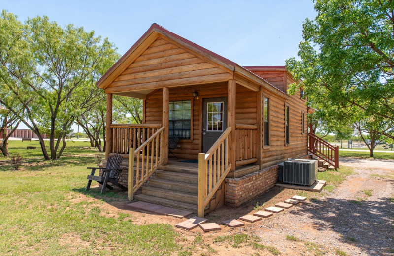 Cabin at Yogi Bear's Jellystone Park Wichita Falls.