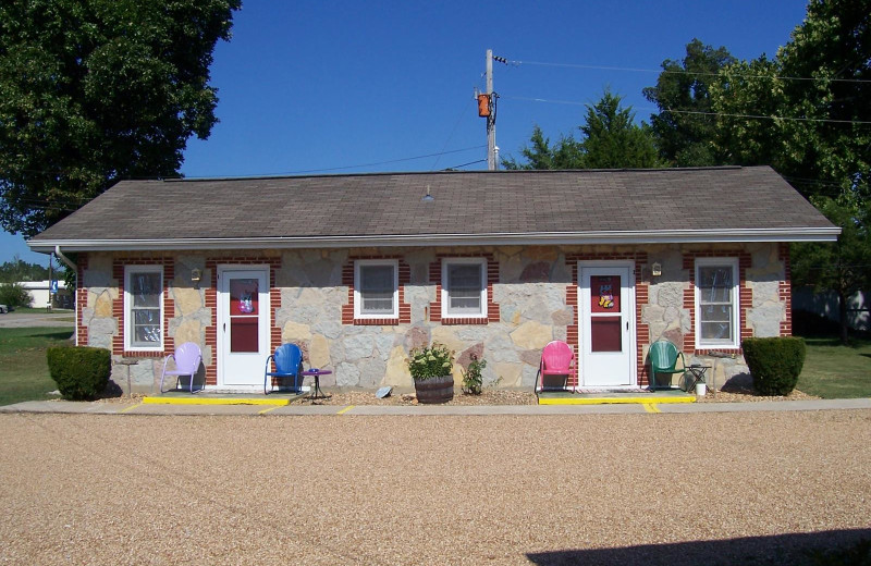 Exterior view of Aunt Grace's Stay N Play Resort.