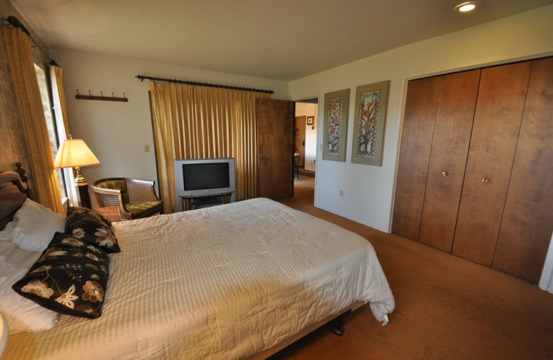 Rental bedroom at Yosemite Region Resorts.