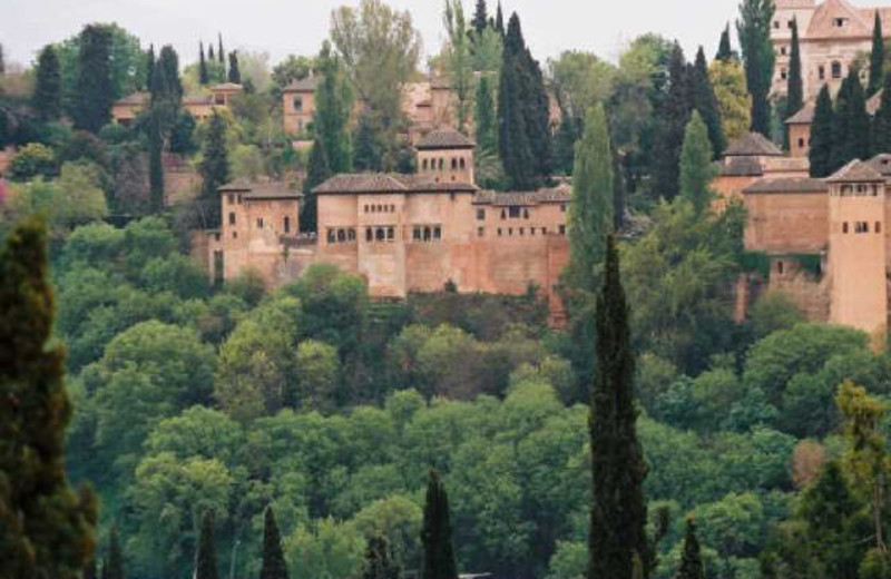 Exterior view of Alhambra Vistas Vacation Rentals.