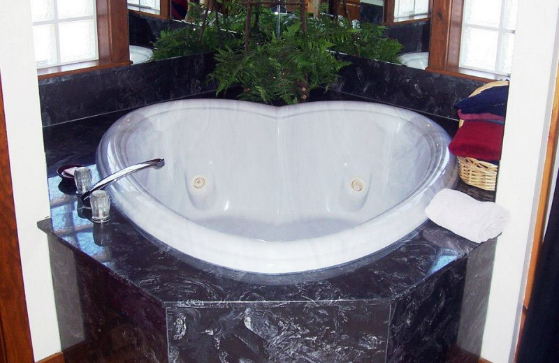 Hot Tub at Red Bud Valley Resort
