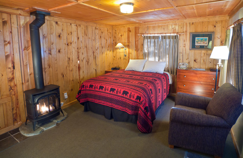 Guest bedroom at Tamarack Lodge.