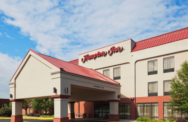 Exterior view of Hampton Inn Youngstown-North.